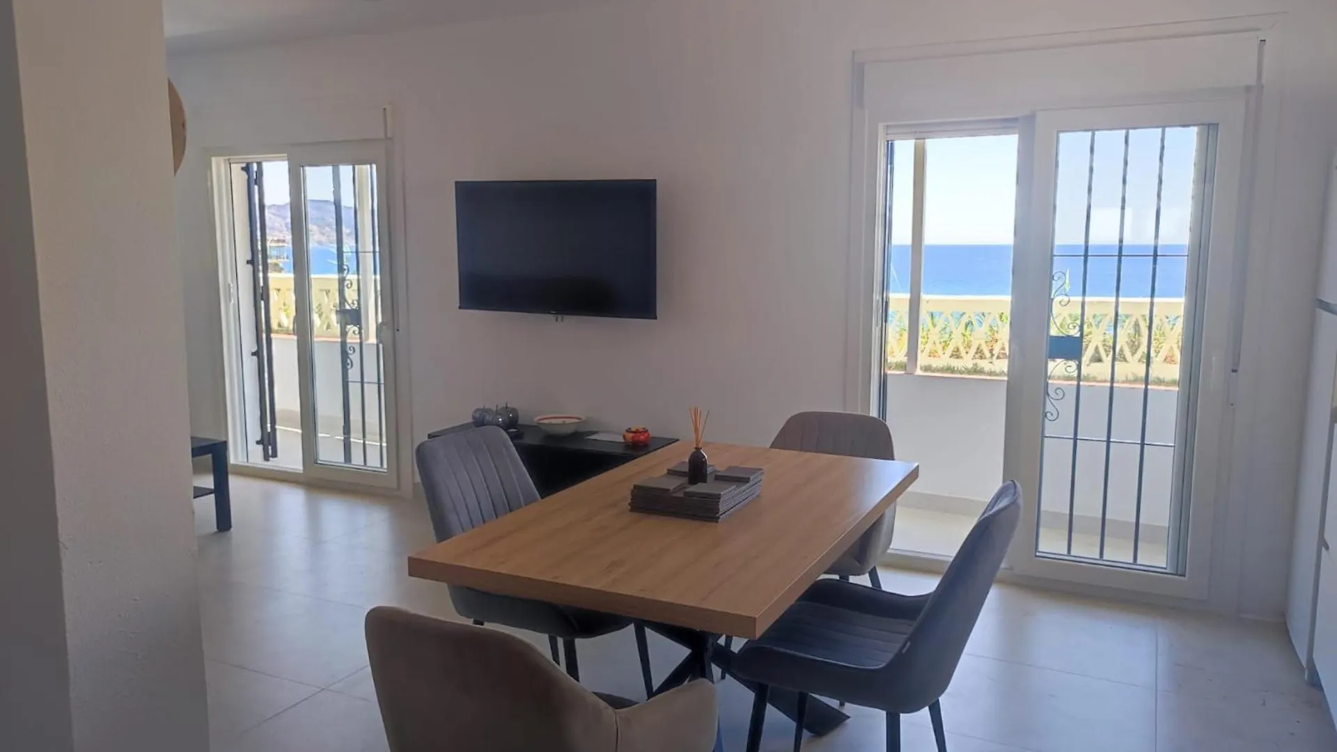 Acapulco Playa 7 Menyber Apartment Nerja Spain
